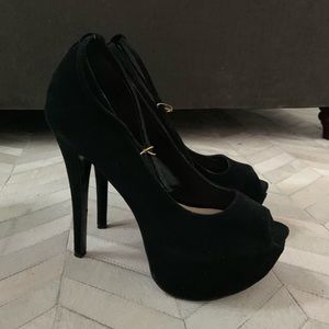 Steve Madden Brakup Pump in Black Size 8
